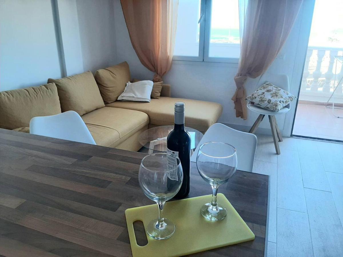 1 Bedroom Giuly Sea Views In Los Cristianos 洛斯克里斯蒂亚诺斯 外观 照片